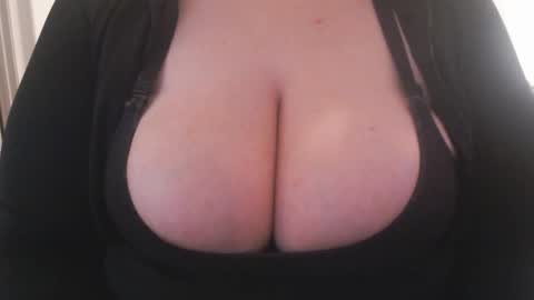 bigbittiesandfun online show from 01/20/25, 08:09