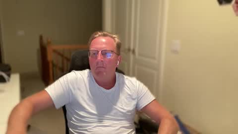 Snapshot of bigblondviking chatting on 04/17/26, 06:38 bigblondviking online show from 04/17/26, 06:38