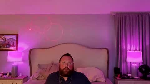 Snapshot of bigboi1o11 chatting on 10/29/25, 06:37 Bigboi1o11 online show from 10/29/25, 06:37