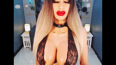 Loraine Cruz online show from 05/04/26, 02:13