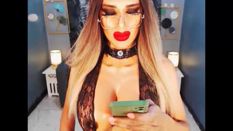 Loraine Cruz online show from 05/13/26, 07:28