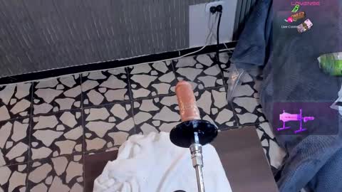 VIOLETA online show from 11/05/25, 09:04