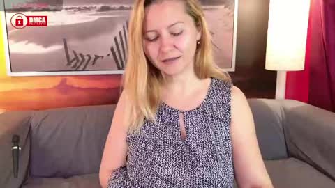 Snapshot of bigboobsarri chatting on 05/19/26, 07:58 BigBoobsArri online show from 05/19/26, 07:58