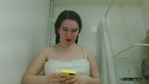 Isabella online show from 05/06/26, 02:11