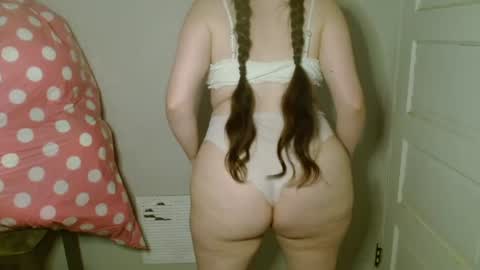 Isabella online show from 06/29/26, 04:19