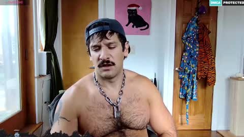 Snapshot of bigbro42069 chatting on 11/11/25, 05:35 BigBro online show from 11/11/25, 05:35