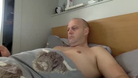 Snapshot of bigbumlover2377 chatting on 03/07/25, 09:18 bigbumlover2377 online show from 03/07/25, 09:18