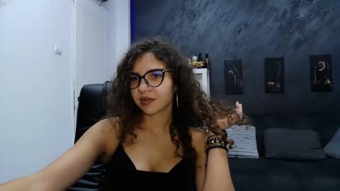 Snapshot of bigbuttjany chatting on 10/10/25, 10:53 bigbuttjany online show from 10/10/25, 10:53