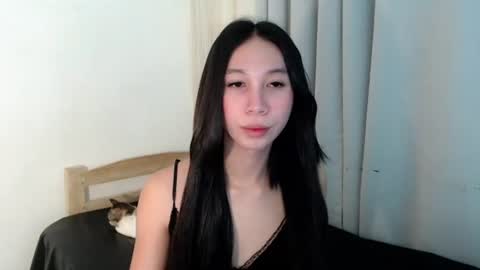Snapshot of bigcock_luna chatting on 06/17/26, 01:34 Joyce online show from 06/17/26, 01:34