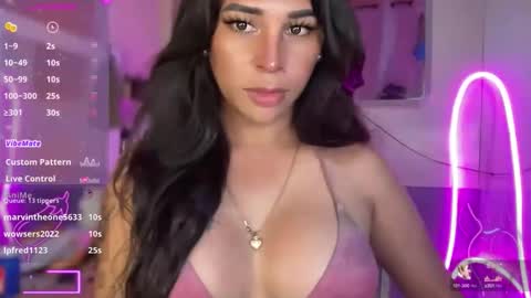 Snapshot of bigcockamanda23 chatting on 10/05/25, 05:55 queen amanda online show from 10/05/25, 05:55