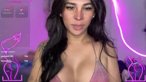 Snapshot of bigcockamanda23 chatting on 12/22/25, 04:09 queen amanda online show from 12/22/25, 04:09