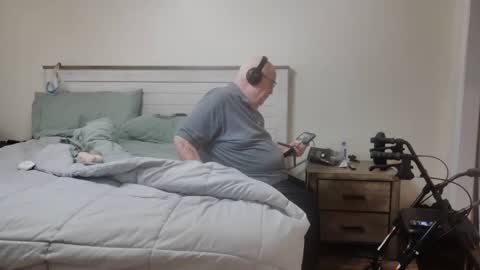 Craig online show from 12/15/25, 04:00