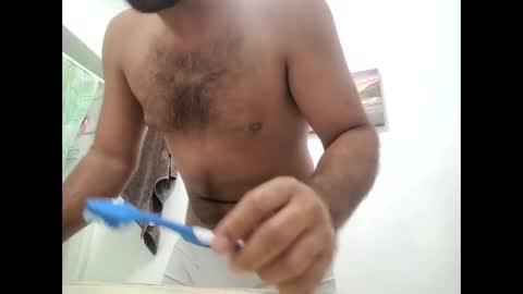 Snapshot of bigcumcanada chatting on 11/26/25, 10:05 bg online show from 11/26/25, 10:05