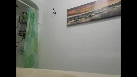 Snapshot of bigcumcanada chatting on 12/15/25, 10:19 bg online show from 12/15/25, 10:19