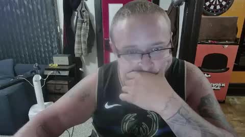 Snapshot of bigdbrillion chatting on 10/05/25, 05:39 Darryl online show from 10/05/25, 05:39