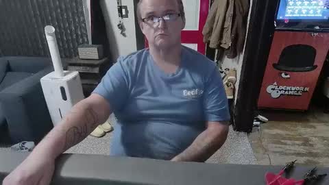 Snapshot of bigdbrillion chatting on 10/31/25, 09:05 Darryl online show from 10/31/25, 09:05