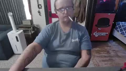 Snapshot of bigdbrillion chatting on 11/14/25, 02:05 Darryl online show from 11/14/25, 02:05