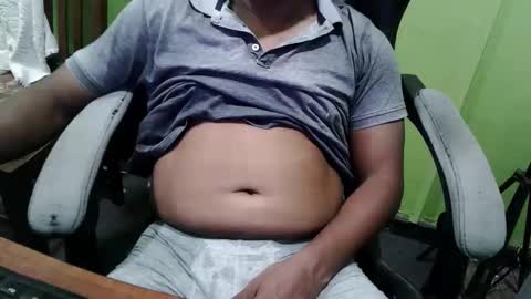 Snapshot of bigdickguyaux chatting on 04/05/26, 08:17 bigdickguyaux online show from 04/05/26, 08:17