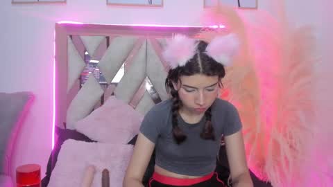 Snapshot of bigfinger125 chatting on 03/06/25, 01:27 Lucy and Fred online show from 03/06/25, 01:27