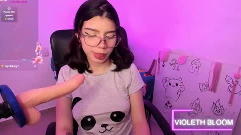 Snapshot of bigfinger125 chatting on 02/06/26, 06:18 Lucy and Fred online show from 02/06/26, 06:18