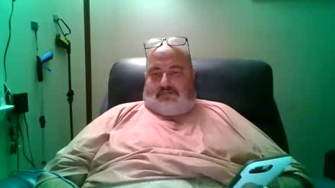 Snapshot of bigfuzzyteddybear chatting on 09/28/25, 12:27 bigfuzzyteddybear online show from 09/28/25, 12:27