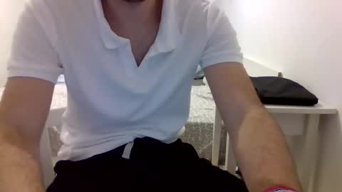 Snapshot of biggbaguette1 chatting on 09/29/25, 04:34 biggbaguette1 online show from 09/29/25, 04:34
