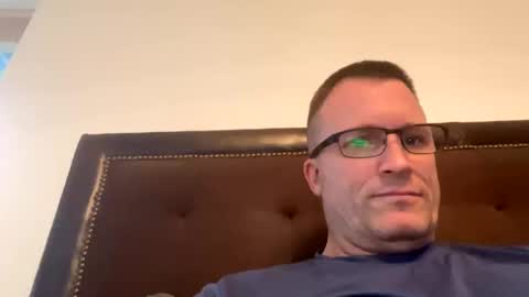 Snapshot of bigger22332233 chatting on 01/04/25, 11:48 bigger22332233 online show from 01/04/25, 11:48