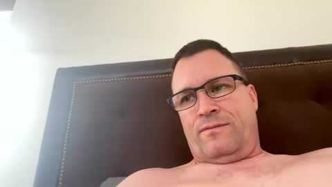 Snapshot of bigger22332233 chatting on 01/11/25, 06:23 bigger22332233 online show from 01/11/25, 06:23