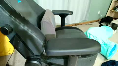 biggerthebetterr online show from 06/28/26, 07:36