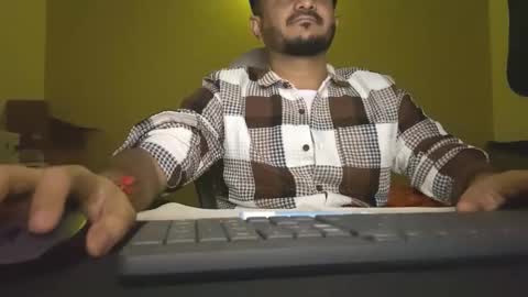 Snapshot of bighandsomesatisfy chatting on 01/18/26, 07:50 bighandsomesatisfy online show from 01/18/26, 07:50