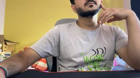 Snapshot of bighandsomesatisfy chatting on 02/14/26, 07:49 bighandsomesatisfy online show from 02/14/26, 07:49