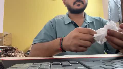 Snapshot of bighandsomesatisfy chatting on 04/02/26, 07:11 bighandsomesatisfy online show from 04/02/26, 07:11