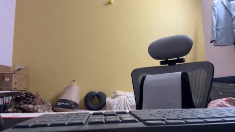 Snapshot of bighandsomesatisfy chatting on 04/05/26, 06:16 bighandsomesatisfy online show from 04/05/26, 06:16