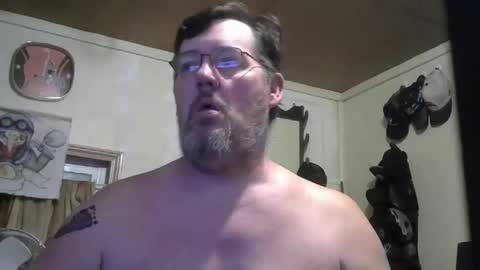 Snapshot of bigjohn41000 chatting on 11/17/25, 10:21 bigjohn41000 online show from 11/17/25, 10:21