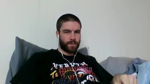 Snapshot of bigmag23 chatting on 10/17/25, 05:59 bigmag23 online show from 10/17/25, 05:59