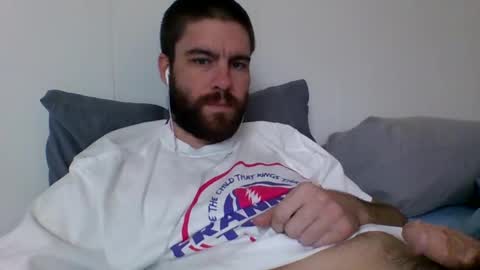 Snapshot of bigmag23 chatting on 10/25/25, 07:30 bigmag23 online show from 10/25/25, 07:30