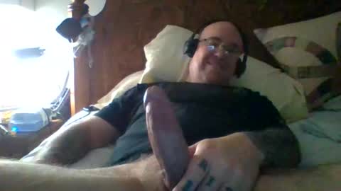 Snapshot of bigmike197167 chatting on 04/27/26, 05:16 bigmike197167 online show from 04/27/26, 05:16