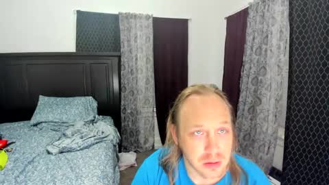 Snapshot of bigmike20129020 chatting on 10/08/25, 07:39 bigmike20129020 online show from 10/08/25, 07:39