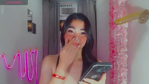 Snapshot of bigmouth_agna chatting on 04/21/26, 02:26 kiaaannaaaa online show from 04/21/26, 02:26