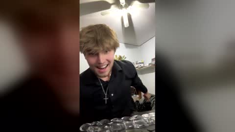 bigskinnyboyshh online show from 12/13/25, 09:42