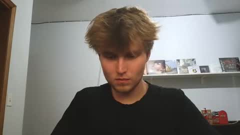 Snapshot of bigskinnyboyshh chatting on 05/26/26, 10:06 bigskinnyboyshh online show from 05/26/26, 10:06