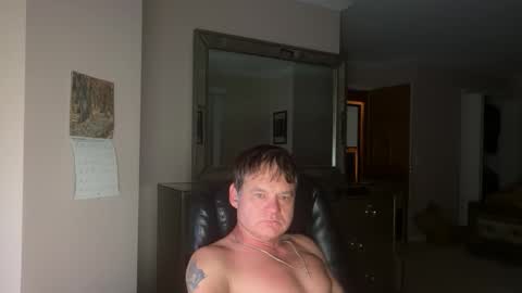 Snapshot of bigsteve24cm chatting on 11/17/25, 12:22 bigsteve24cm online show from 11/17/25, 12:22