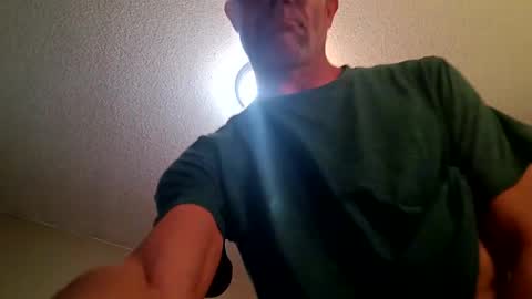 Snapshot of bigstuff674 chatting on 01/02/25, 02:54 Aka hardwood online show from 01/02/25, 02:54