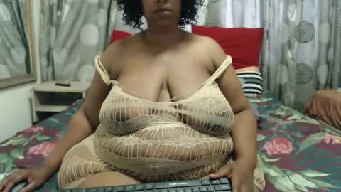 Snapshot of bigsuperbutt chatting on 02/22/25, 08:29 bigsuperbutt online show from 02/22/25, 08:29