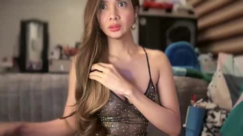 Snapshot of bigsurprise4u chatting on 01/13/25, 07:43 Yna     online show from 01/13/25, 07:43