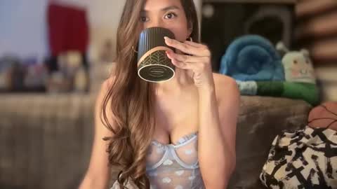 Snapshot of bigsurprise4u chatting on 01/16/25, 04:50 Yna     online show from 01/16/25, 04:50