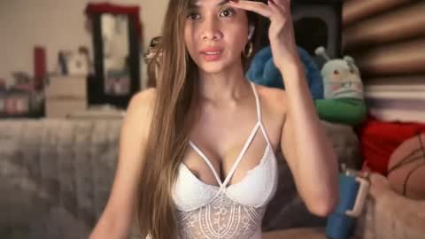 Snapshot of bigsurprise4u chatting on 02/18/25, 11:30 Yna     online show from 02/18/25, 11:30