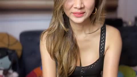 Yna     online show from 06/12/26, 07:35