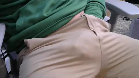 Snapshot of bigsword4her chatting on 01/22/25, 04:55 bigsword4her online show from 01/22/25, 04:55