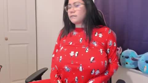 Snapshot of bigt3ti chatting on 12/24/24, 01:39  Nubia  online show from 12/24/24, 01:39